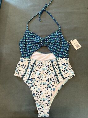 Cupshe Blue and White Floral Cutout One-Piece Swimsuit